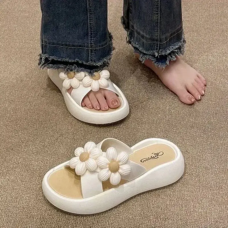ภาพขนาดย่อ: 2025 Summer Women's Fashion Slippers - Thick Soled Non-slip Wear-resistant for I