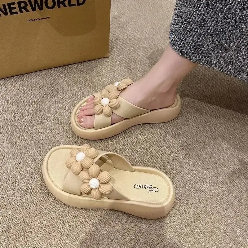 ภาพขนาดย่อ: 2025 Summer Women's Fashion Slippers - Thick Soled Non-slip Wear-resistant for I