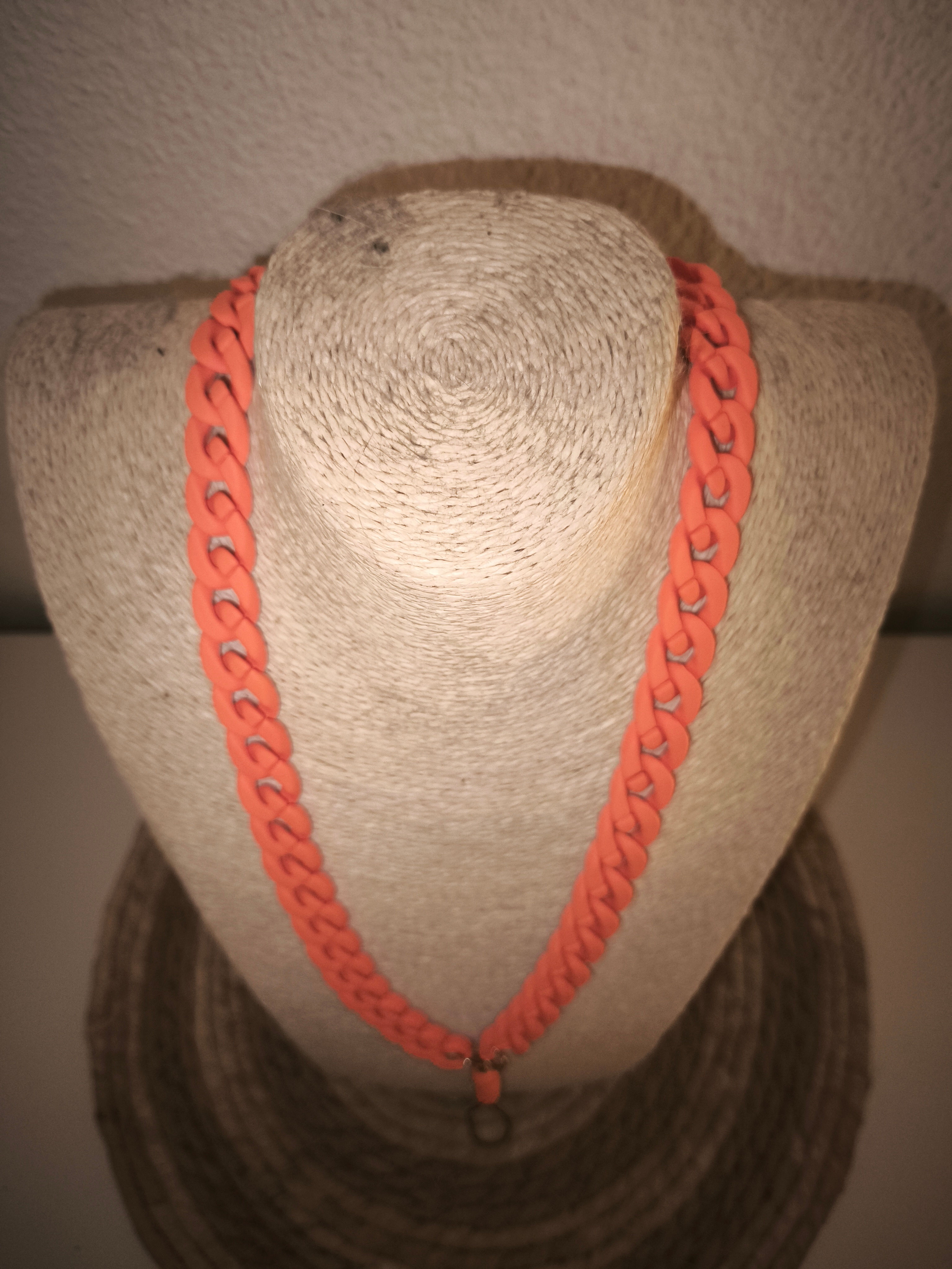 Collier porte portable orange.