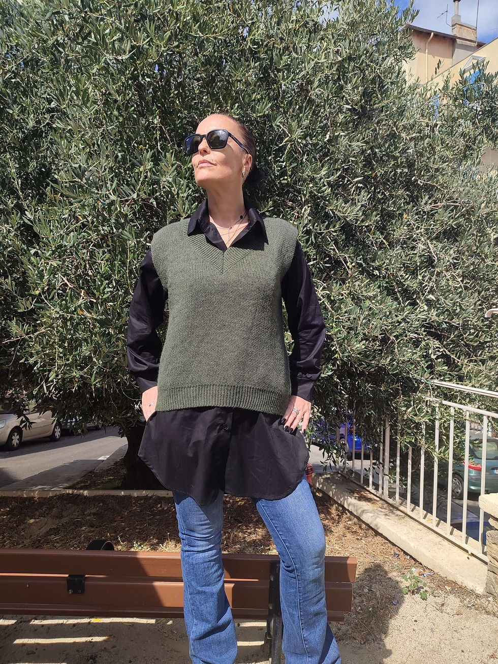 Miniature : Pull col en V sans manches kaki