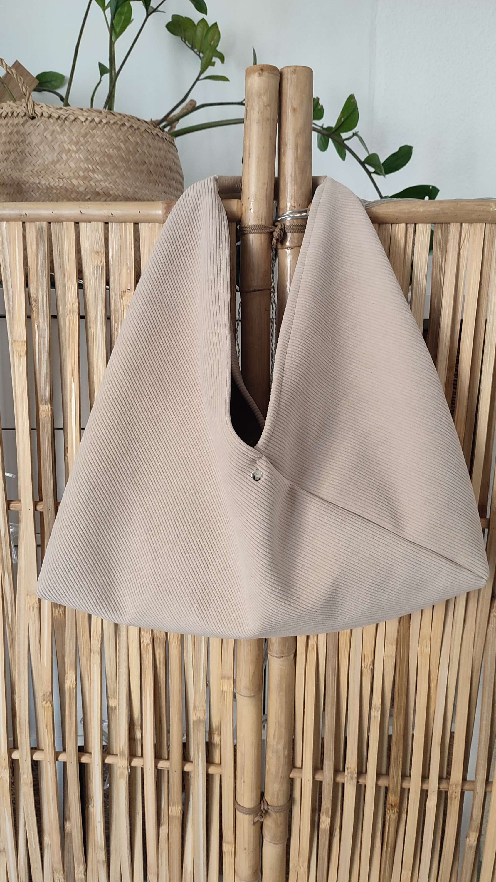 Sac à main original beige.