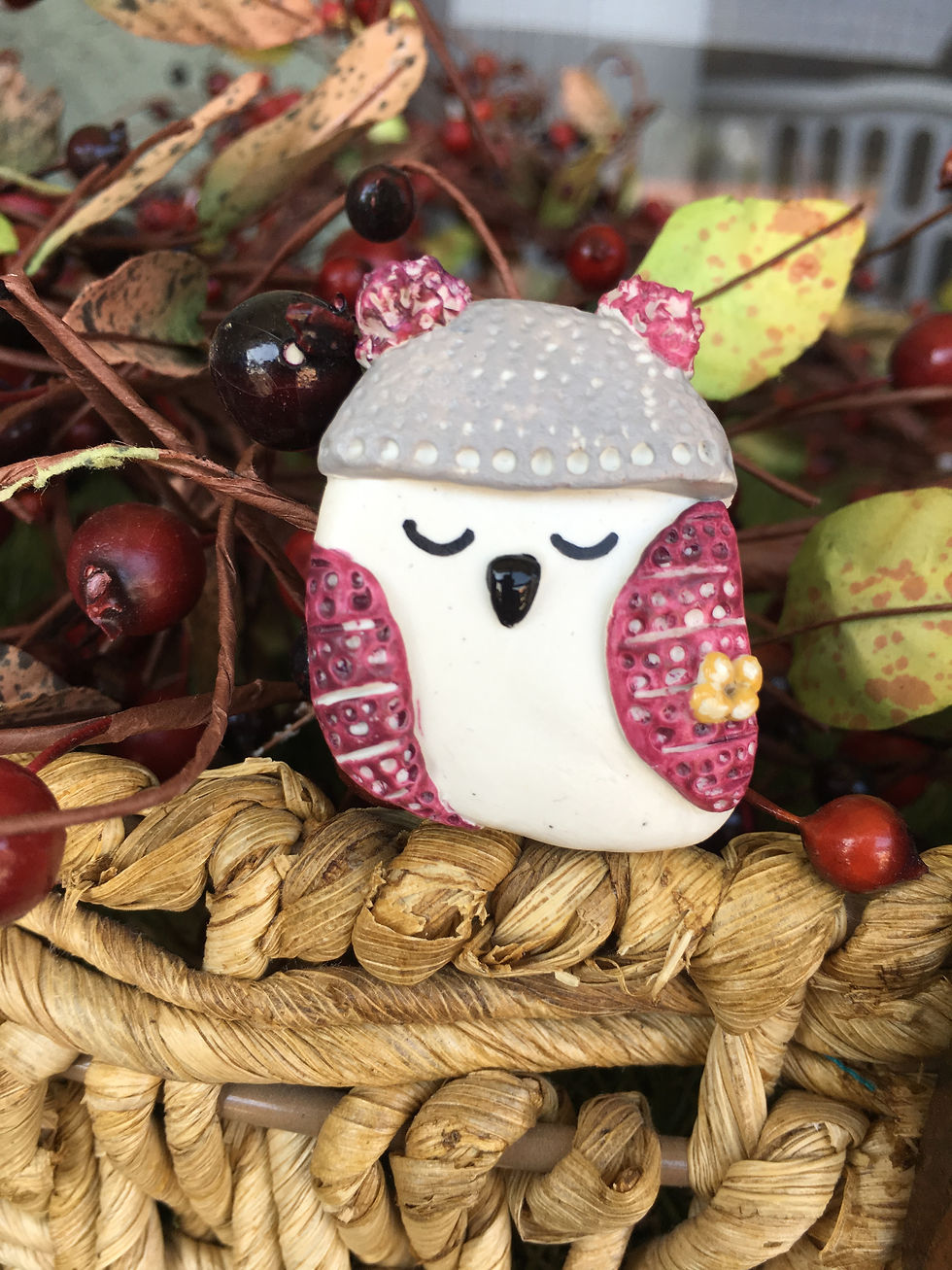 Sleepy owl brooch