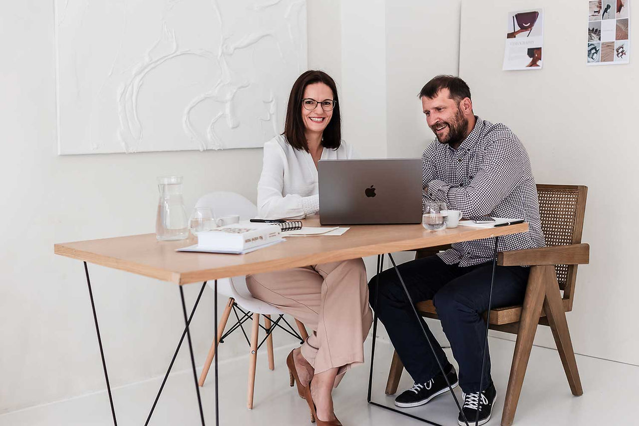 Brandové focení Praha – fotografie osobní značky pro podnikatelky, business portrét pro web, osobní branding, profesionální fotograf Praha, Offwhite Studio