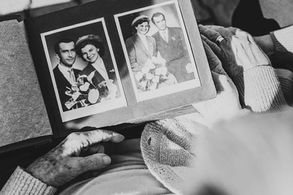 focení seniorů_seniorské focení_focení v domov pro seniory Malešice_profesionální fotograf Praha_fotíme babičku_focení prarodičů