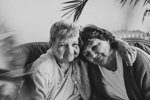 focení seniorů_seniorské focení_focení v domov pro seniory Malešice_profesionální fotograf Praha_fotíme babičku_focení prarodičů