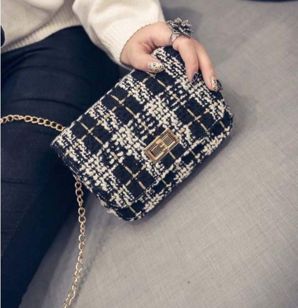 Thumbnail: Shoulder Bag Diagonal Package Black+white