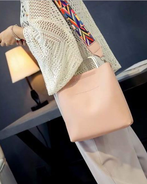 Thumbnail: Simple Shoulder Messenger Handbag Pink