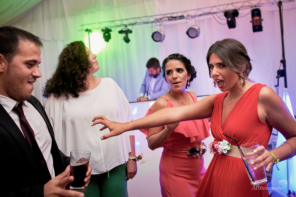 Boda en el Hotel las Bóvedas y Colegio Sagrada Familia
