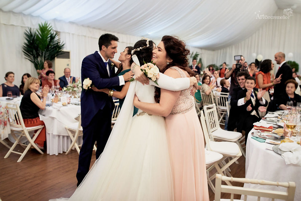 Boda en el Hotel las Bóvedas y Colegio Sagrada Familia