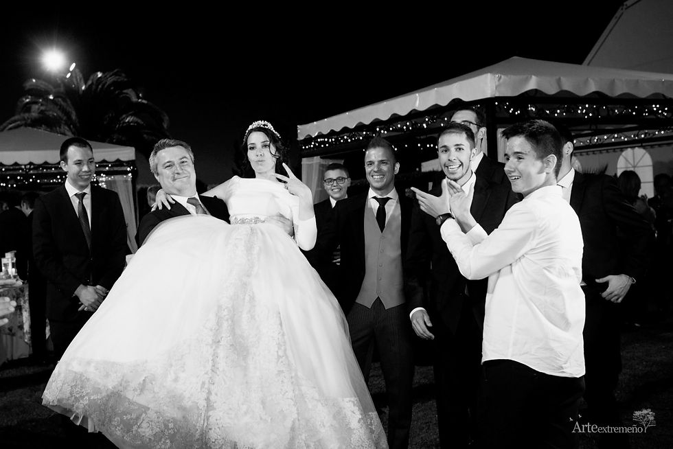 Boda en el Hotel las Bóvedas y Colegio Sagrada Familia