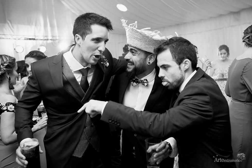 Boda en el Hotel las Bóvedas y Colegio Sagrada Familia