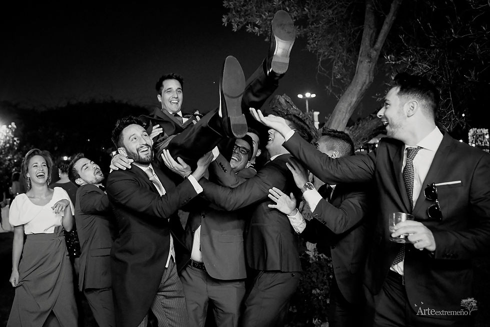 Boda en el Hotel las Bóvedas y Colegio Sagrada Familia