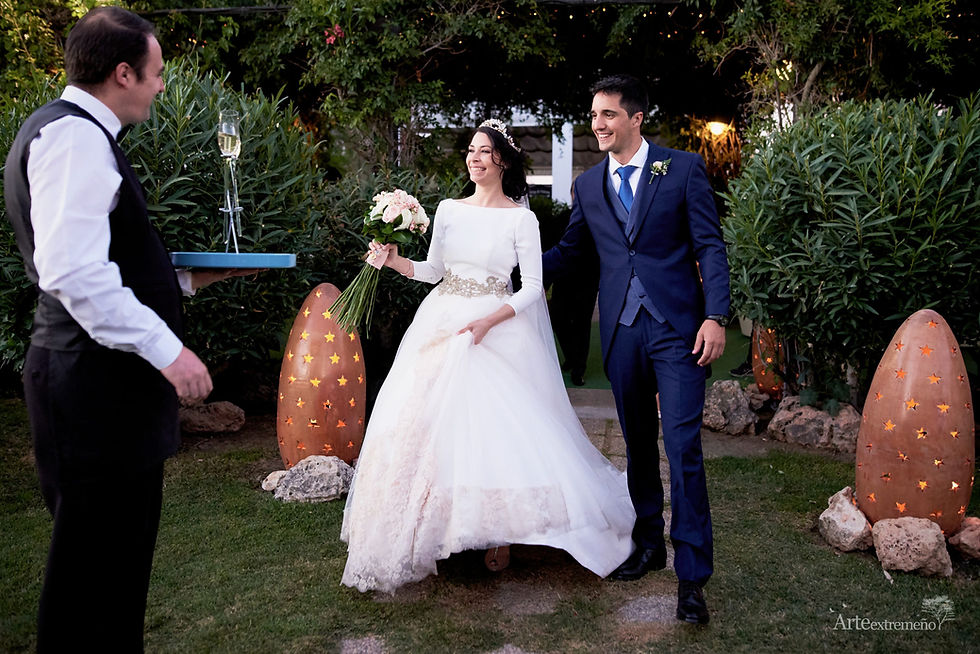 Boda en el Hotel las Bóvedas y Colegio Sagrada Familia