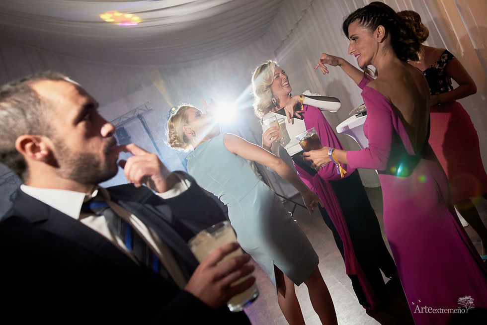 Boda en el Hotel las Bóvedas y Colegio Sagrada Familia