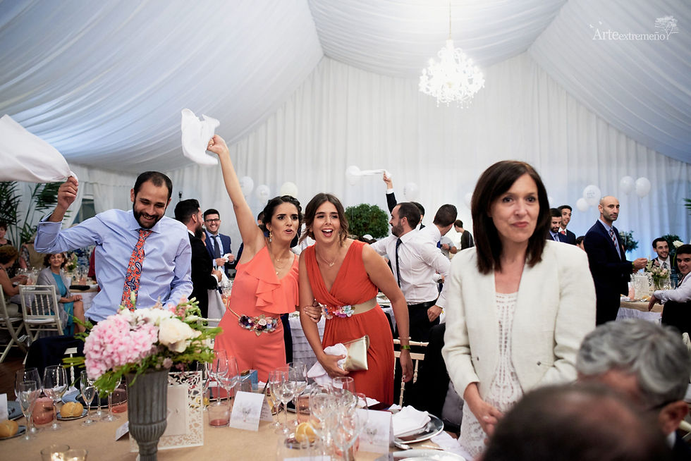 Boda en el Hotel las Bóvedas y Colegio Sagrada Familia