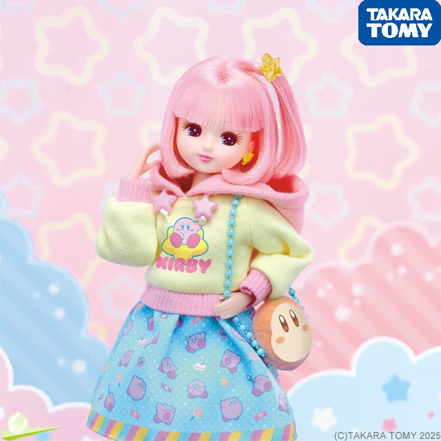 Miniatura: Waist-up angled view of Licca-chan in a Nintendo's Kirby-themed outfit, set against a pastel blue and pink background.