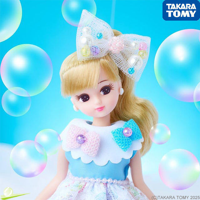 섬네일: Front bust shot of Licca-chan LD-06 Rainbow Bubbles Doll set against a rainbow bubble BG, showing detailed outfit and hair.