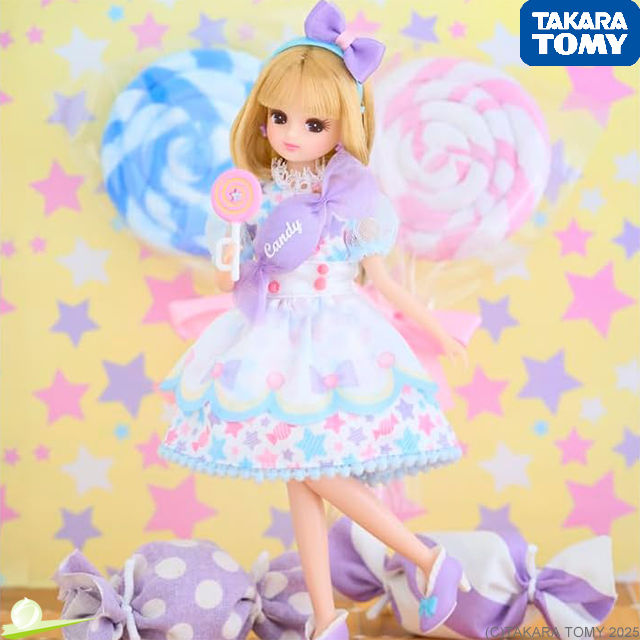 Angled full-body view of Licca LD-09 Sweet Candy holding a candy with one knee bent, set against a candy and star-themed room