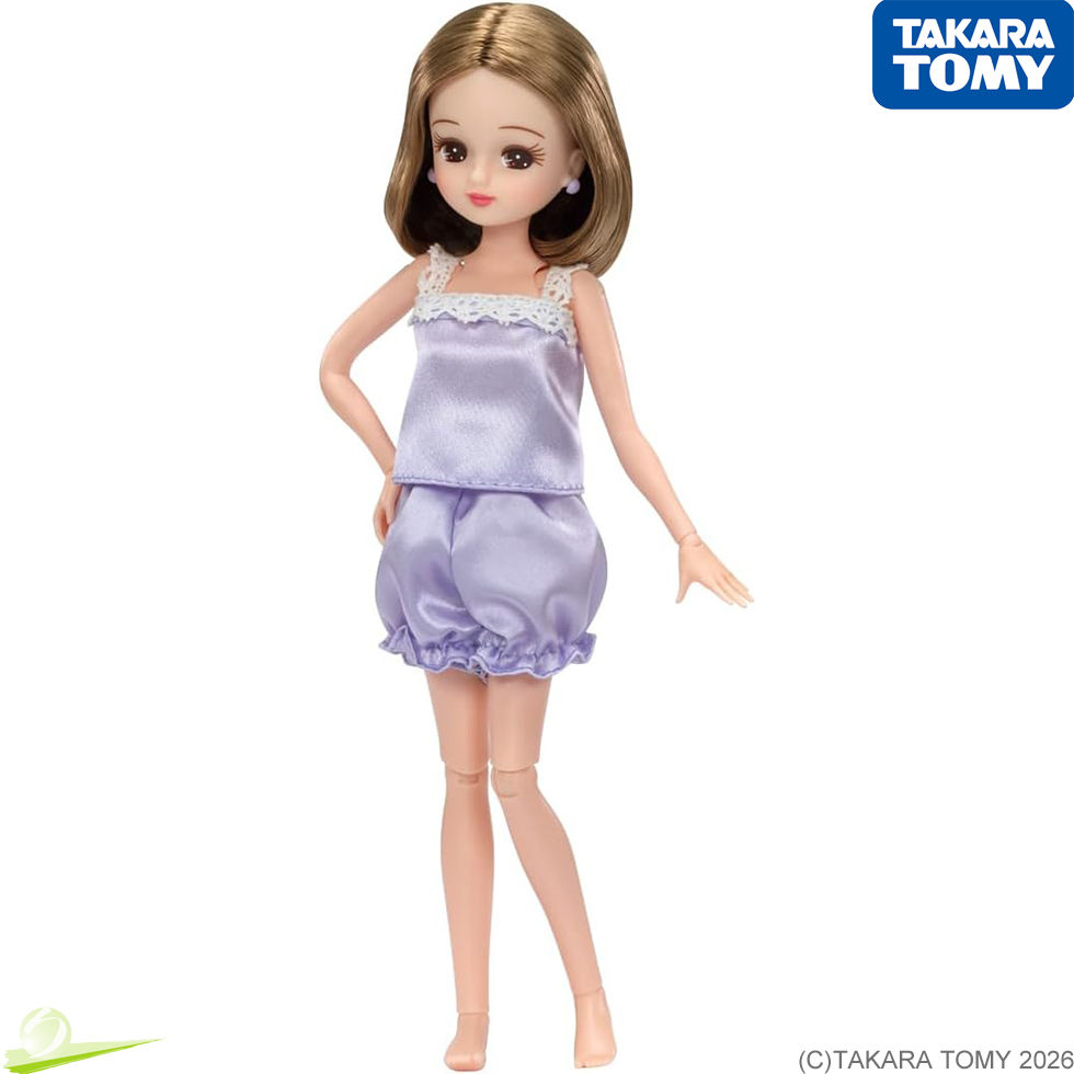 Thumbnail: Full front view of Photogenic LiccA Cattleya in pale purple outfit, posing with one hand on waist and one knee slightly bent.