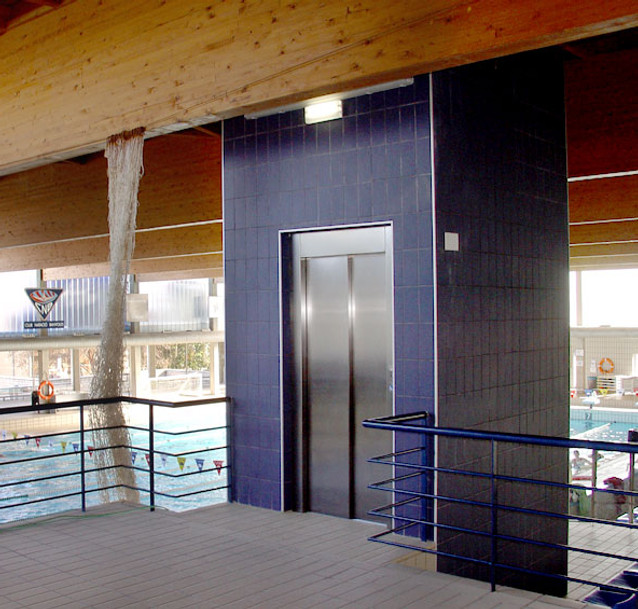 Ascenseur de maison avec cabine