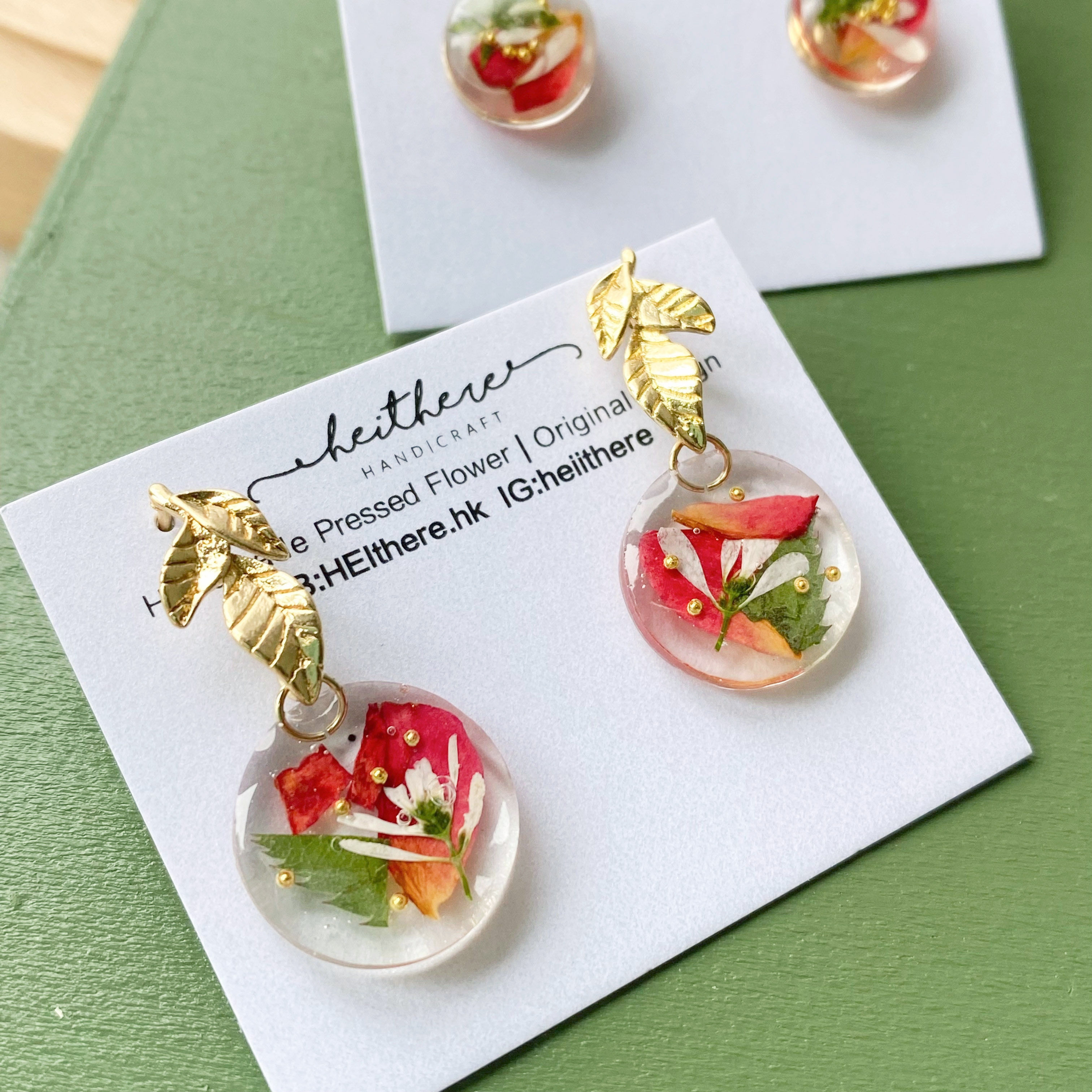 「Roses are Roses」押花耳環 - 垂吊圓形