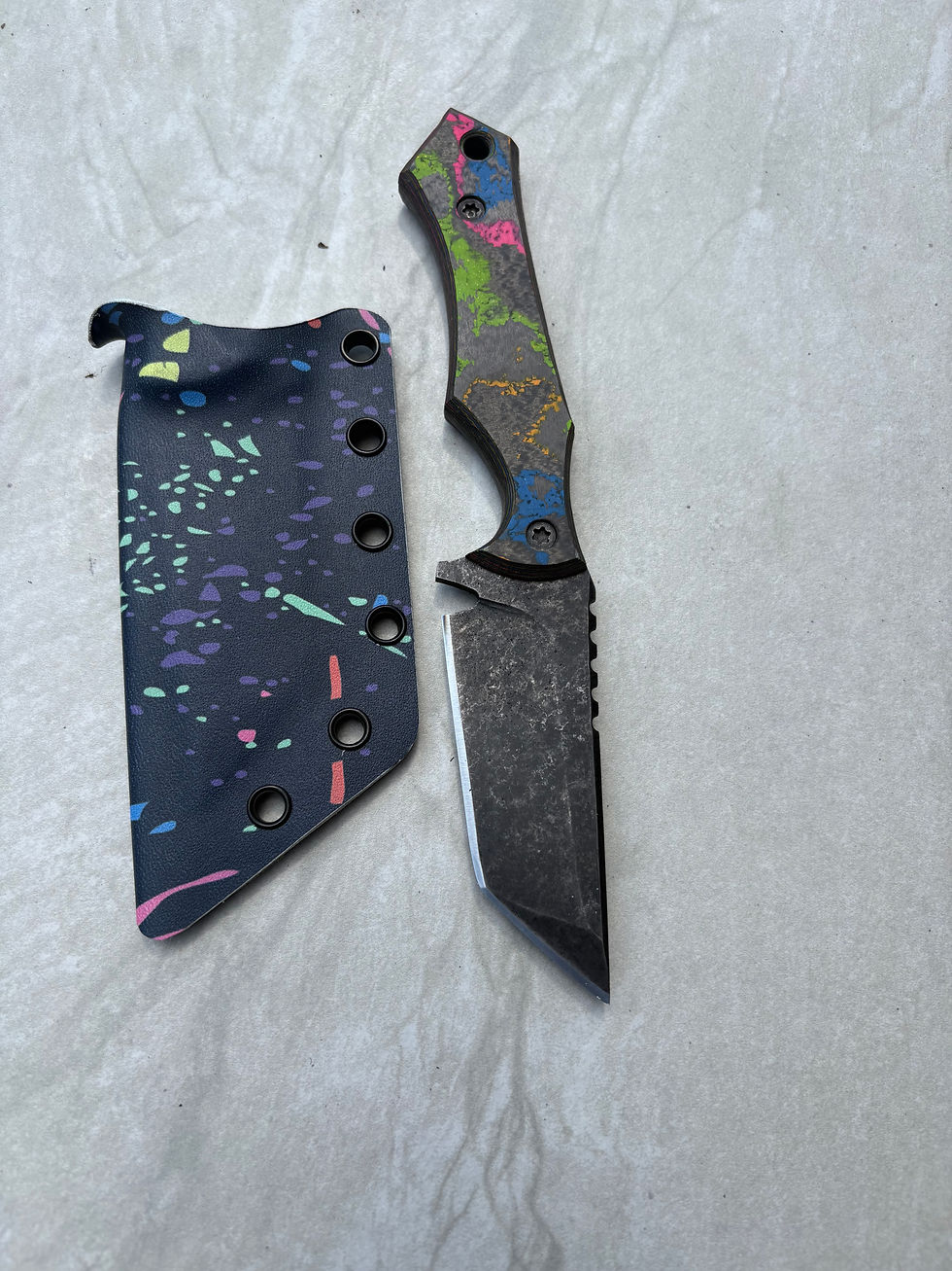 Thumbnail: Kraven "Tanto 80's carbon"