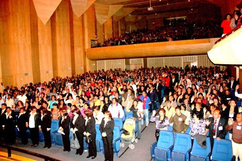 Mezzanine que albergaba a cerca de 379 personas sentadas comodamente, hoy ya no existe.