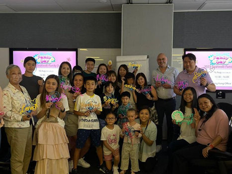 SWAROVSKI @ FEATURE NEON SIGN WORKSHOP