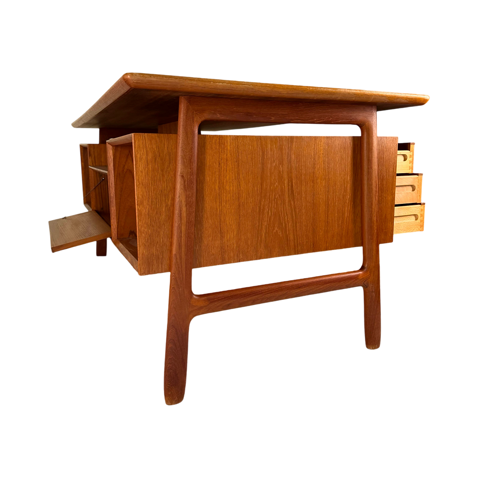 Miniaturbild: Chefschreibtisch Modell 75 von Gunni Omann für Omann Juns Møbelfabrik, 1960er Jahre.