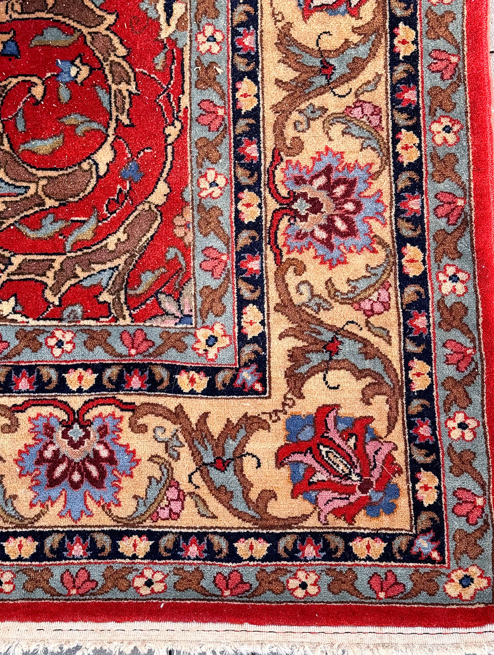 Miniaturbild: Persian Handmade Rug – A Cherished Family Heirloom