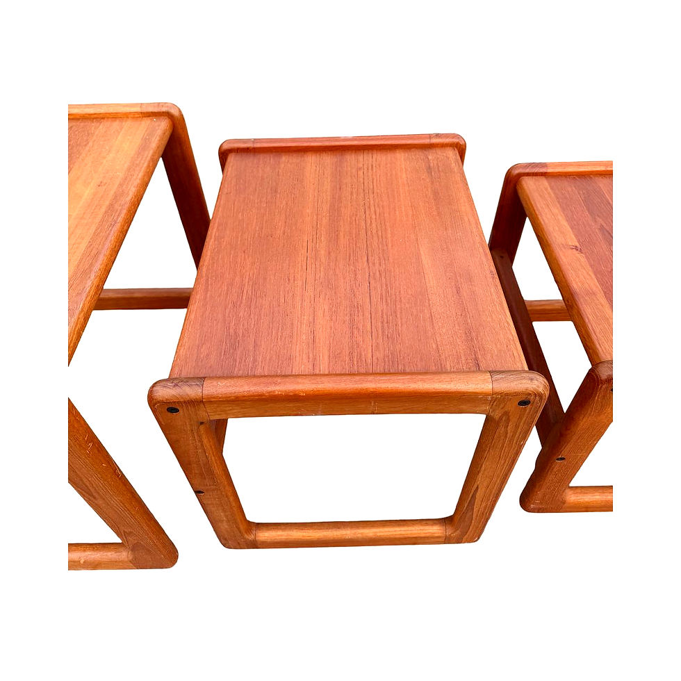 Miniaturbild: Dänische Satztische aus Teak, 1960er–70er Jahre