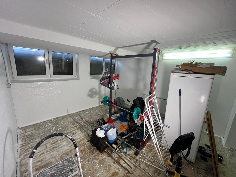 #streichen, #Anstrciharbeiten, #Malerarbeit, #Malerei, #Maler, #Renovierung, #Tapete, #Tapeten, #tapezieren, #Trockenbau, #Boden, #Bodenverlegen, #Vinyl