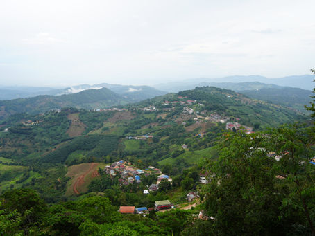 viewpoint photo overlooking Mae Salong taken from Phra That Chedi Srinagarindra Stit Maha Santi Khiri