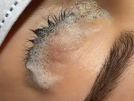 How Important Is Cleaning Your Lashes?
