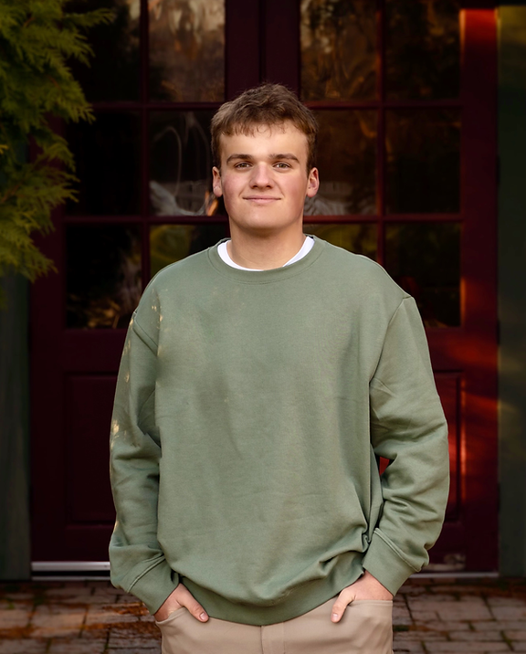 Senior Photo_Dyl.3-2.HEIC