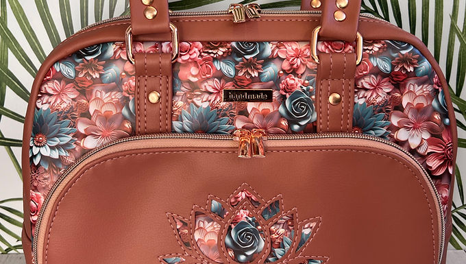 Height: 23cm
Width: 31.5cm
Depth: 10cm
