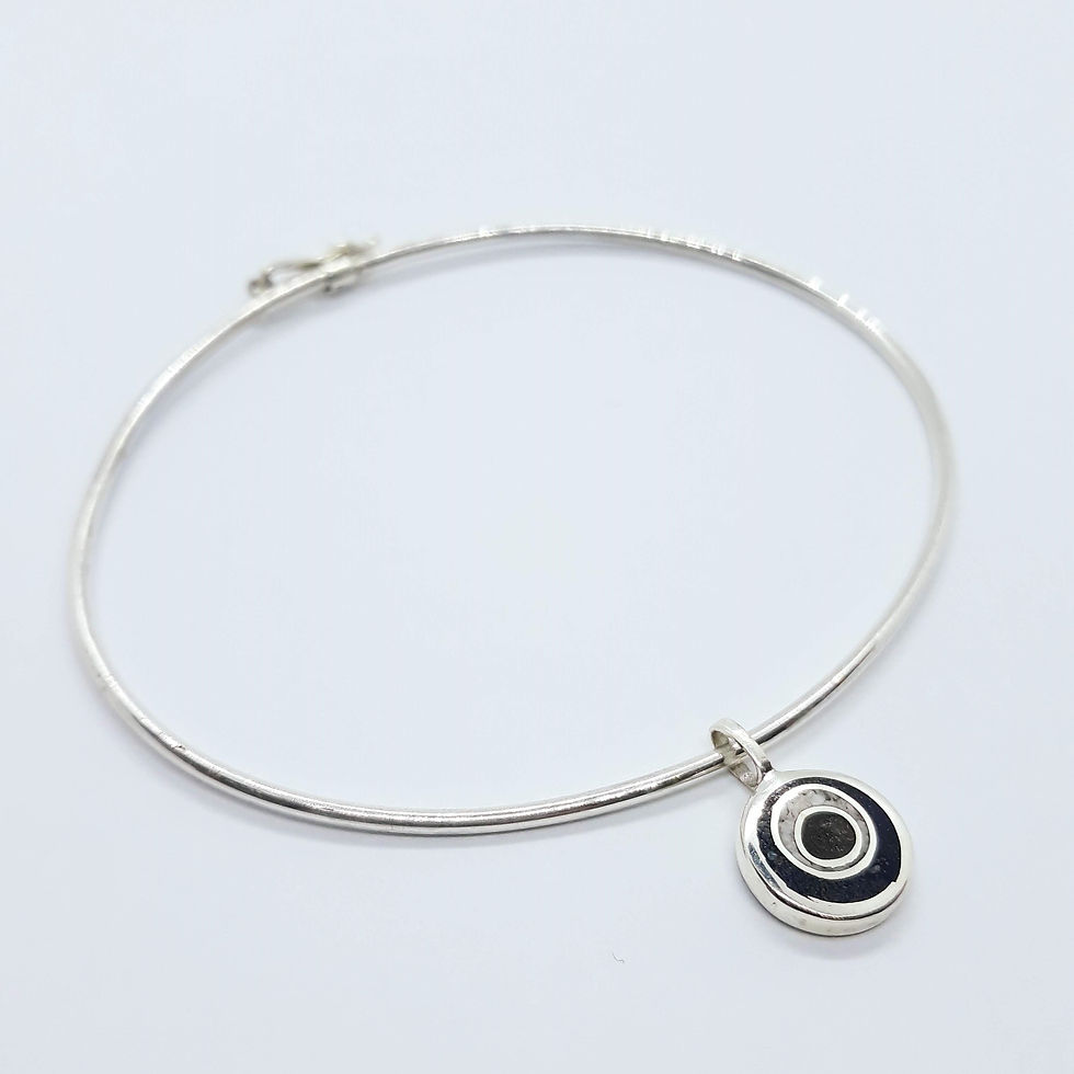 pulseira de prata com fecho e pingente de olho grego - atelie daniela magen