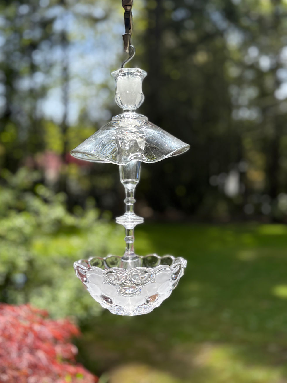 Hanging decorative clear glass ornament