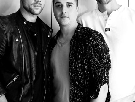A1 performed at Pontins, Southport on Friday 14th June.