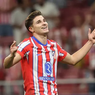Julian Alvarez's “love affair” with FC Barcelona: A transfer saga that has taken the ugliest of turns