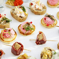 Canapés assortis