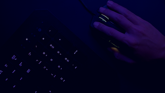 Site de Serviços de Jogos e Tecnologia com Blocos Coloridos em Laranja e Roxo Brilhante (2