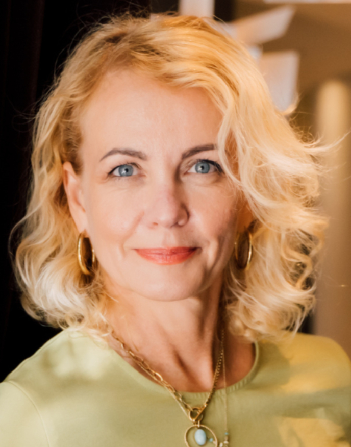 Writer: Peggy Amelung