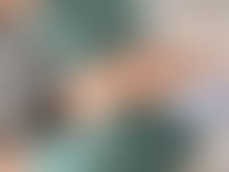 Doula applying counter pressure to pregnancy womans back