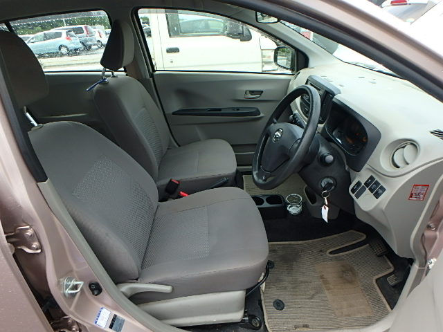 Миниатюра: Daihatsu Mira ES Год: 2016/3 Cc: 660 Цвет: Розовый км: 70,718