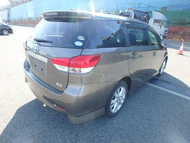 Thumbnail: Toyota Wish 1.8 S Year - 2010 Cc - 1800 Color Gold Metallic
