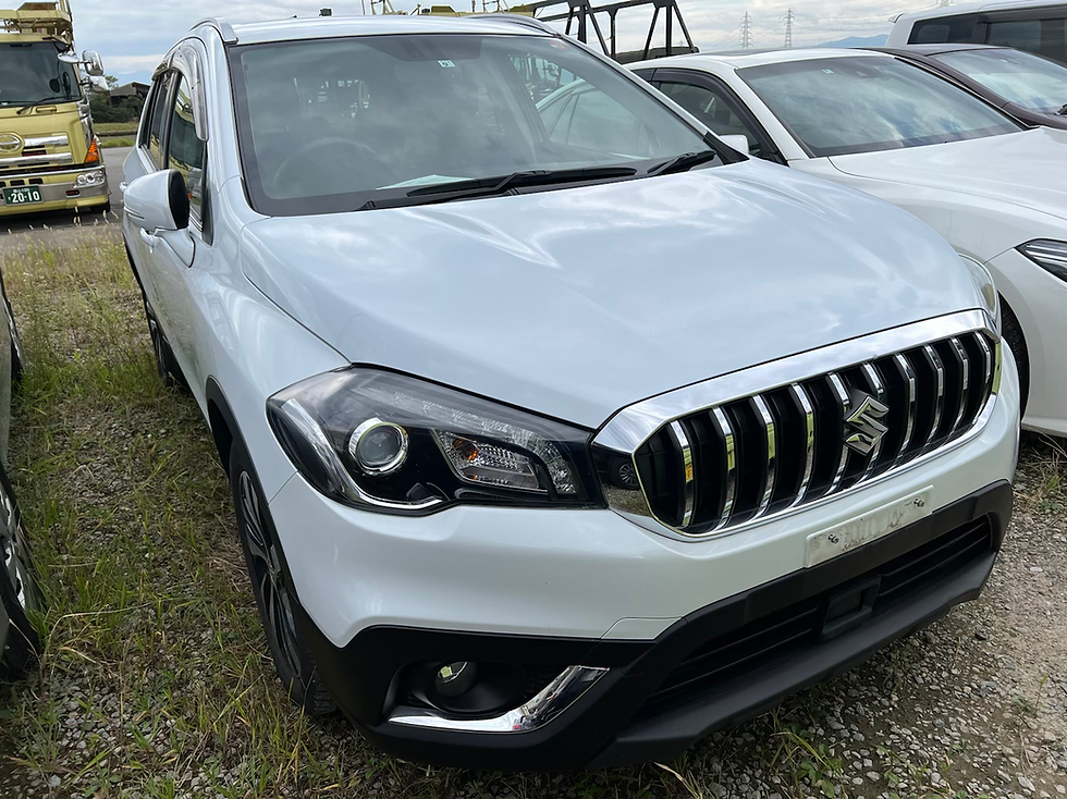サムネイル： Suzuki SX4 S-Cross 4WD Year : 2018 Cc : 1600 Color : Pearl