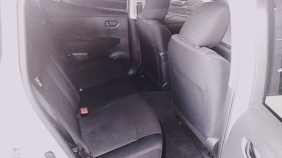 Миниатюра: Nissan Leaf Grade S Год: 2013/3 Cc: Электромобиль перламутрового цвета