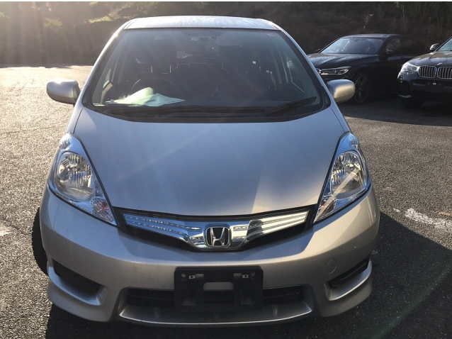 Thumbnail: Honda Fit Shuttle C Hybrid Year - 2013 Cc -1300 Color -Silver