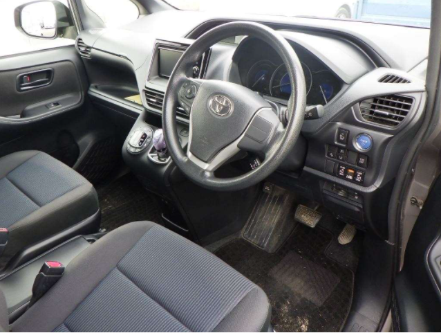 Thumbnail: Toyota Noah X Hybrid Year - 2017 Cc- 1800 Color - Brown